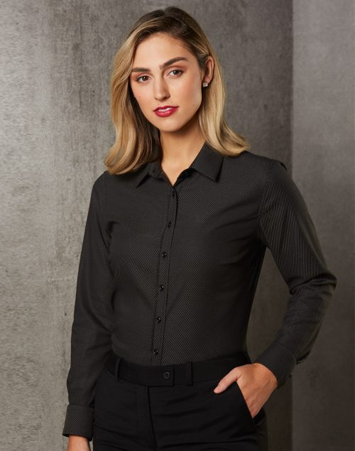 M8400L - Black